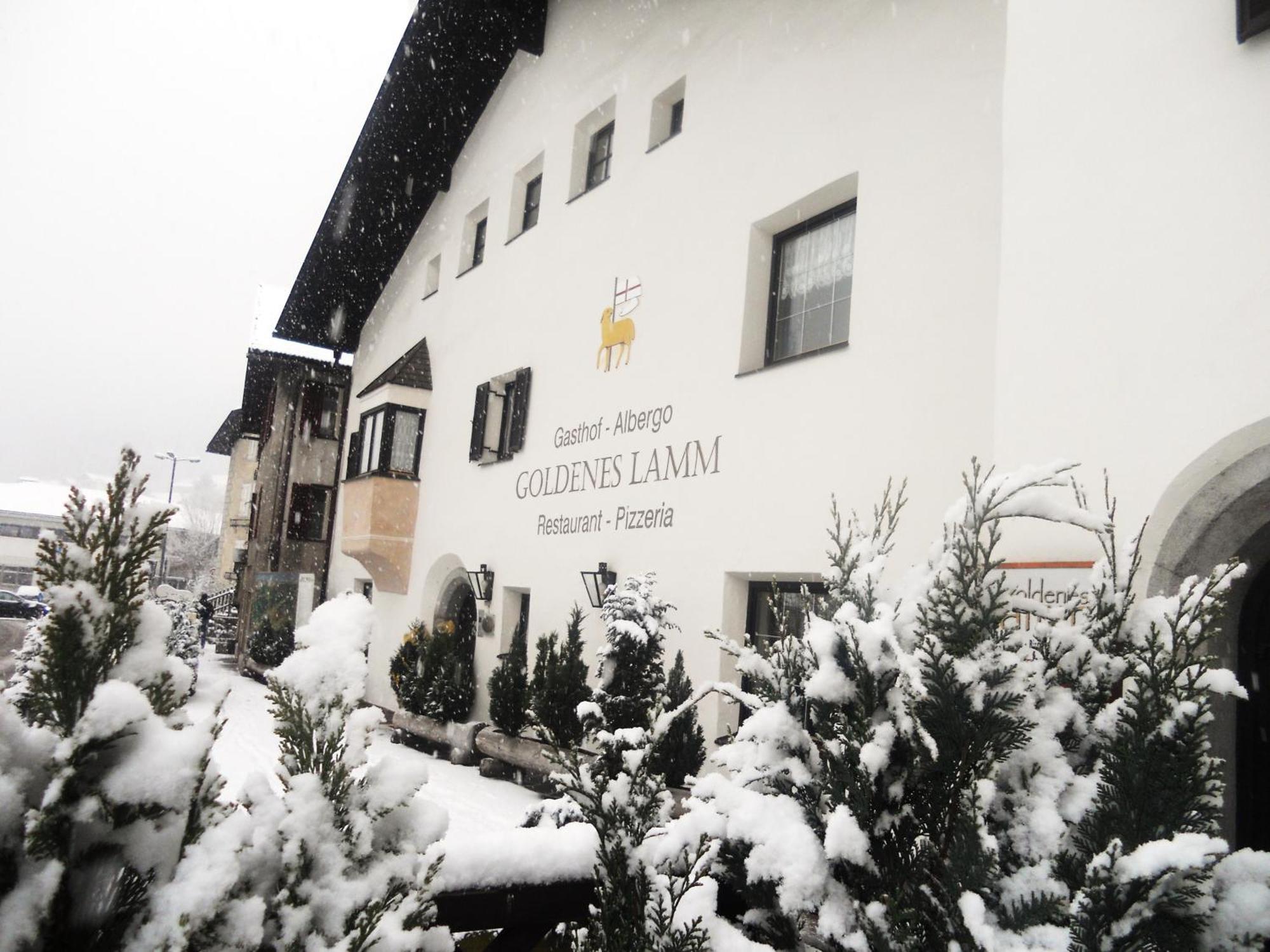 Gasthof Goldenes Lamm Hotel Vahrn Ngoại thất bức ảnh